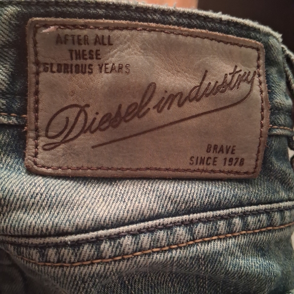 Diesel Men's Light Blue Distressed Jeans - Picture 6 of 8